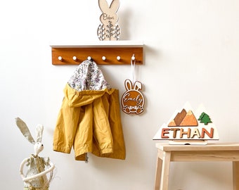 Riel de clavija de madera - Perchero para ropa de guardería con estante - Estante de madera personalizado con ganchos - Ganchos minimalistas para abrigos de pared para habitación de niños