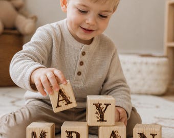 Gepersonaliseerde houten naamblokken, botanische decoratie babykamer, jongenscadeau