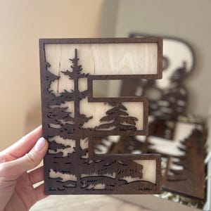 Letras oscuras para guardería de Woodland - Letrero con nombre de naturaleza - Letrero con nombre bohemio - Letras en capas 3D - Letras del alfabeto de madera con plantas