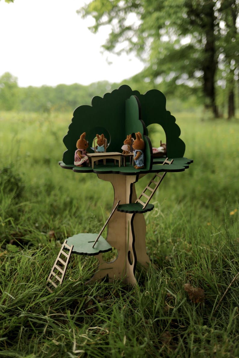 Montessori Oak Tree House – Handmade Waldorf Nature Toy for Kids