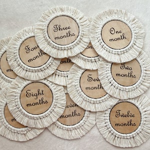 Boho Wooden monthly Discs Double sided Milestones Macrame Photo Prop Baby Gift Pregnancy Gift Eater Gift for Mom to be image 4