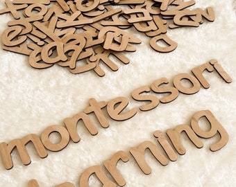 Hölzernes Montessori-Alphabet-Buchstaben: Lernspielzeug für Kleinkinder