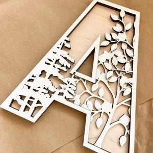 Letrero con letras del alfabeto - Letrero con letras en capas - Letrero con diseño de niño del bosque - Regalo para él - Letrero con nombre para guardería - Arte mural para decoración de habitación infantil