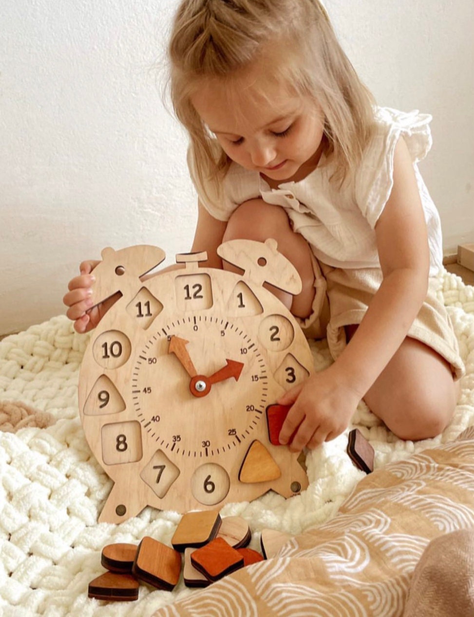  woody treasures - Montessori Wooden Toys Kids Clock - Wooden  Toy for 3 Year Olds - Unique Learning Toy for Toddlers Learn About Seasons,  Months, Days of Week, Time Telling 