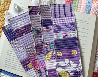 Marque-pages matelassés violets - lot de cinq - gardien de page matelassé - marqueur de page tissu Scrappy - prêt à être expédié - livraison gratuite aux États-Unis