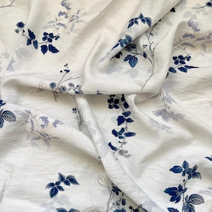Tryckt blommigt tyg, Tenceltyg, Klädtyg, Sommarklänningstyg, Mjukt tyg, Blommigt tyg, Klänningstyg, DIY-tyg, Pris för 1/2 Yard Vit
