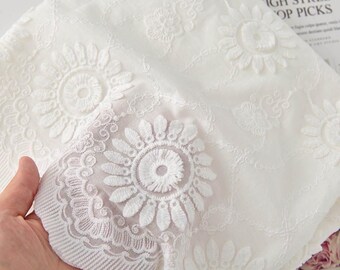 Blumen Baumwollstoff,Bestickter Stoff,weißer Stoff,Sommerkleid Stoff,Blumenstoff,Stoff von 1/2 Yard,Bestickter Baumwollstoff