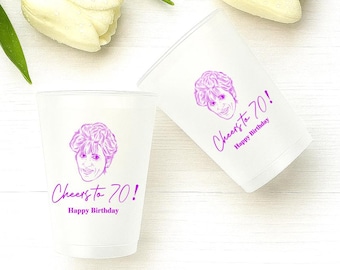 Gepersonaliseerde bekers met huisdierportret en matte afwerking, ideaal als bedankjes voor een kinderfeestje.