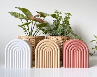 Boho Rainbow Flower Vase / Minimalist Vase for Dry Florals / Shelf Decor / 3D Printed Vase