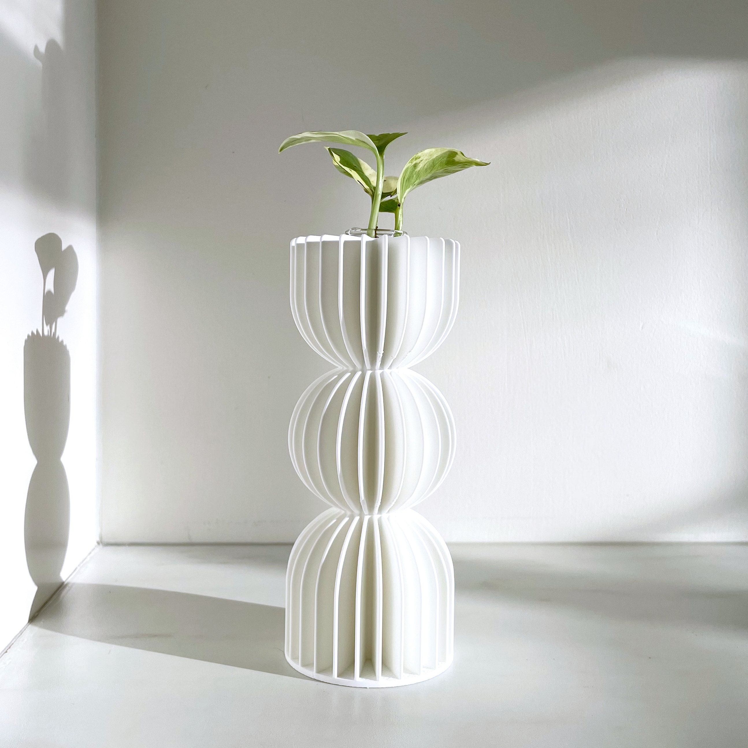 Japandi Minimalist Flower Vase / Modern Bauhaus Bud Vase / 3D
