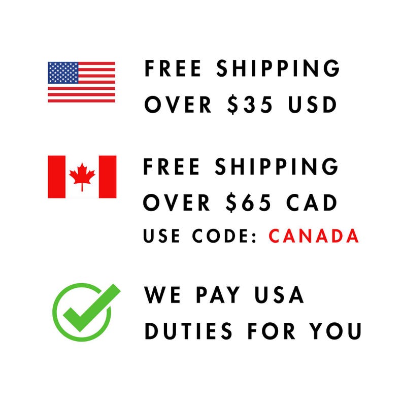 K&ouml;nnte beinhalten: Eine Grafik mit der Flagge der Vereinigten Staaten, der kanadischen Flagge und einem gr&uuml;nen H&auml;kchen-Symbol. Der Text lautet: FREE SHIPPING OVER $35 USD, FREE SHIPPING OVER $65 CAD, USE CODE: CANADA und WE PAY USA DUTIES FOR YOU in schwarzer und roter Schrift.