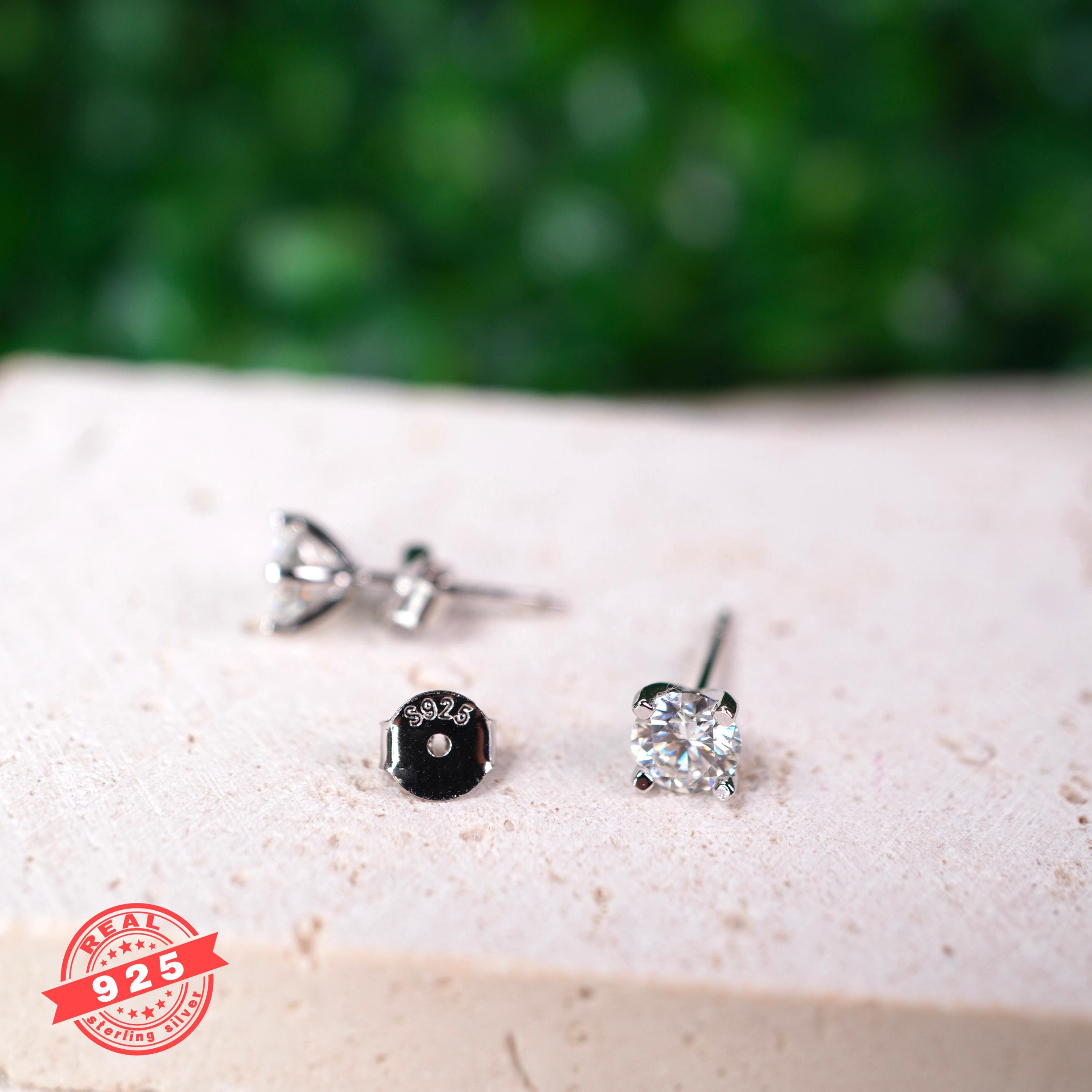 モアッサナイトスタッドピアス 4 mm • 5 mm 925スターリングシルバー 