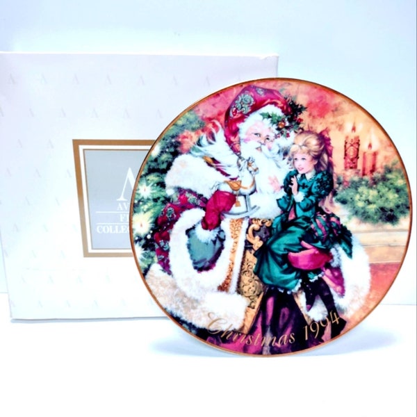 Avon Vintage Christmas Plate 1994  “The Wonder of Christmas”