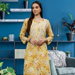 Hand Embroidered Lucknowi Chikankari Kurta Palazzo Set: Mal Mal Fabric