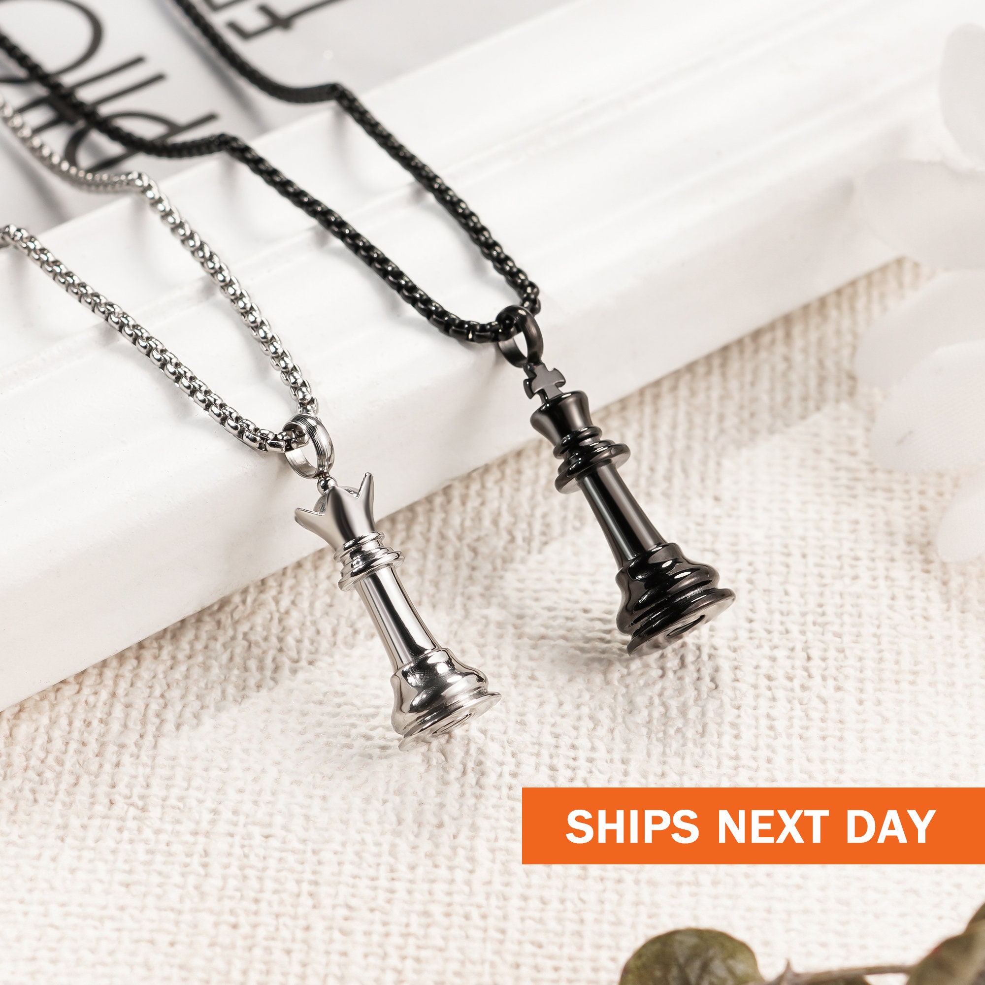 00s archive “gunda” CHESS NECKLACE/A