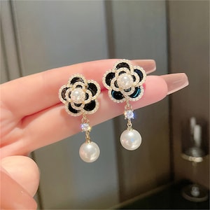 Chanel Earrings Dangle 