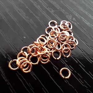 50 sztuk różowo-złotych kółek montażowych, wypełnione kółka montażowe, 3 mm, 4 mm, 5 mm otwarte kółka zatrzaskowe, pierścienie otwarte, elementy jubilerskie (grubość 0,5/0,7 mm)
