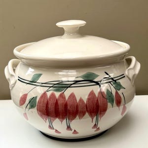 Vintage Yarra Glen Pottery Australia Spring Blossom 3L Casserole Pot Stoneware Collectable Kitchen Storage