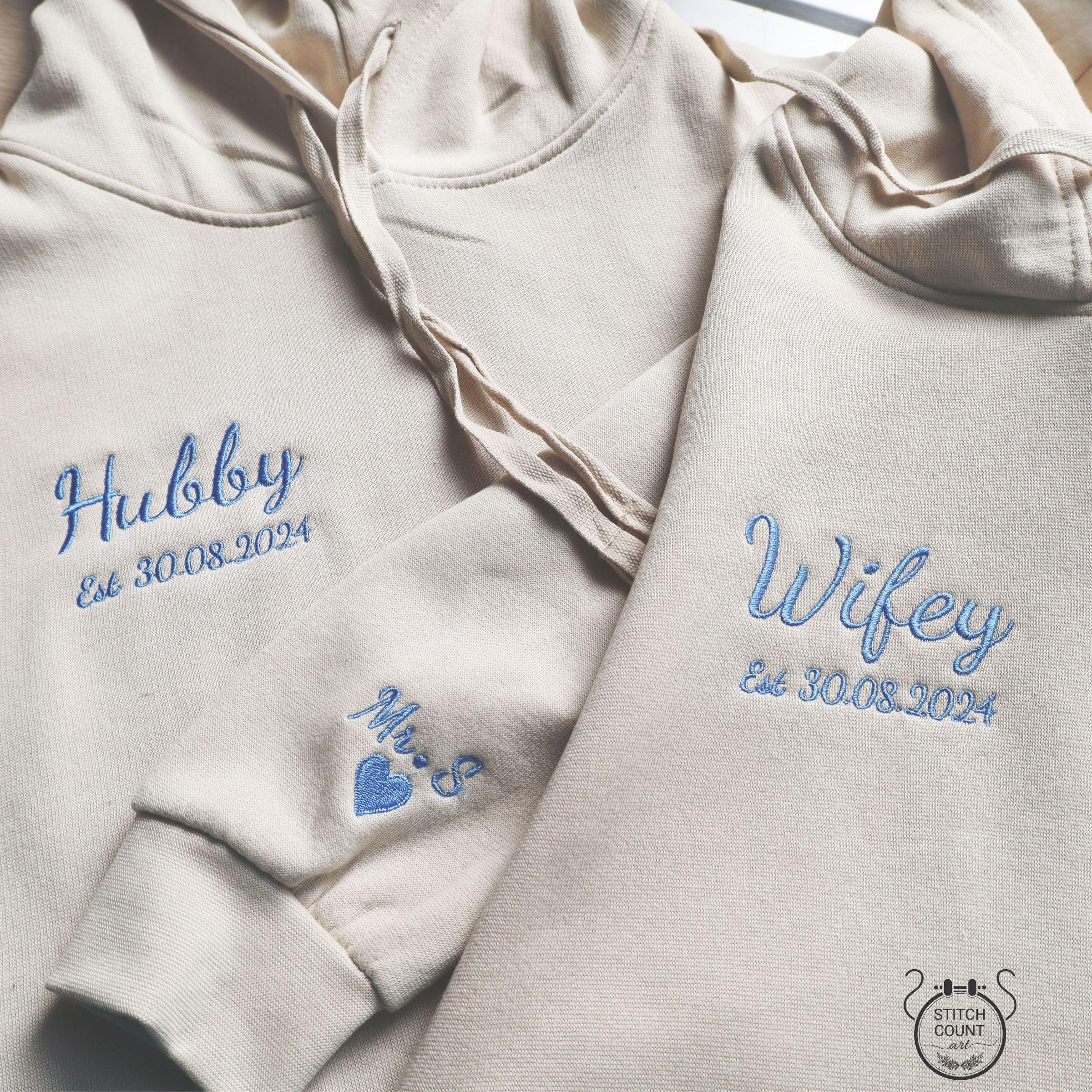 Embroidered Wifey & Hubby Hoodies, Matching Couples Wedding Date Hoodie, Custom Mr Mrs Names on Sleeve Hoodie, Anniversary Gifts for Him
