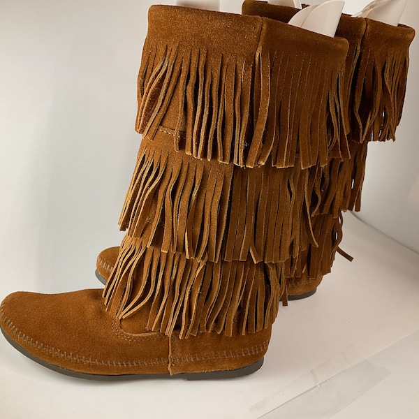 Minnetonka moccasin boots NEW