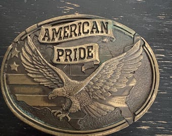 Orgullo americano clásico, cinturón, hebilla, Montana Silver Smith, diseño de águila en vuelo