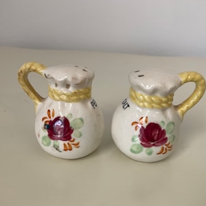 Vintage Tiny salt and pepper shaker