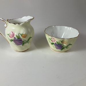 Vintage PARAGON fine Bone China sugar and creamer set