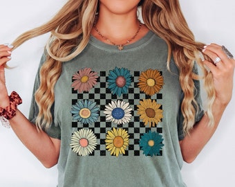 Checkered Flower Shirt, Retro Daisy Tshirt, Summer Shirt, Boho Flower Shirt, Boho Hippie, Trendy Summer Graphic Tee, Comfort  Colors Shirt