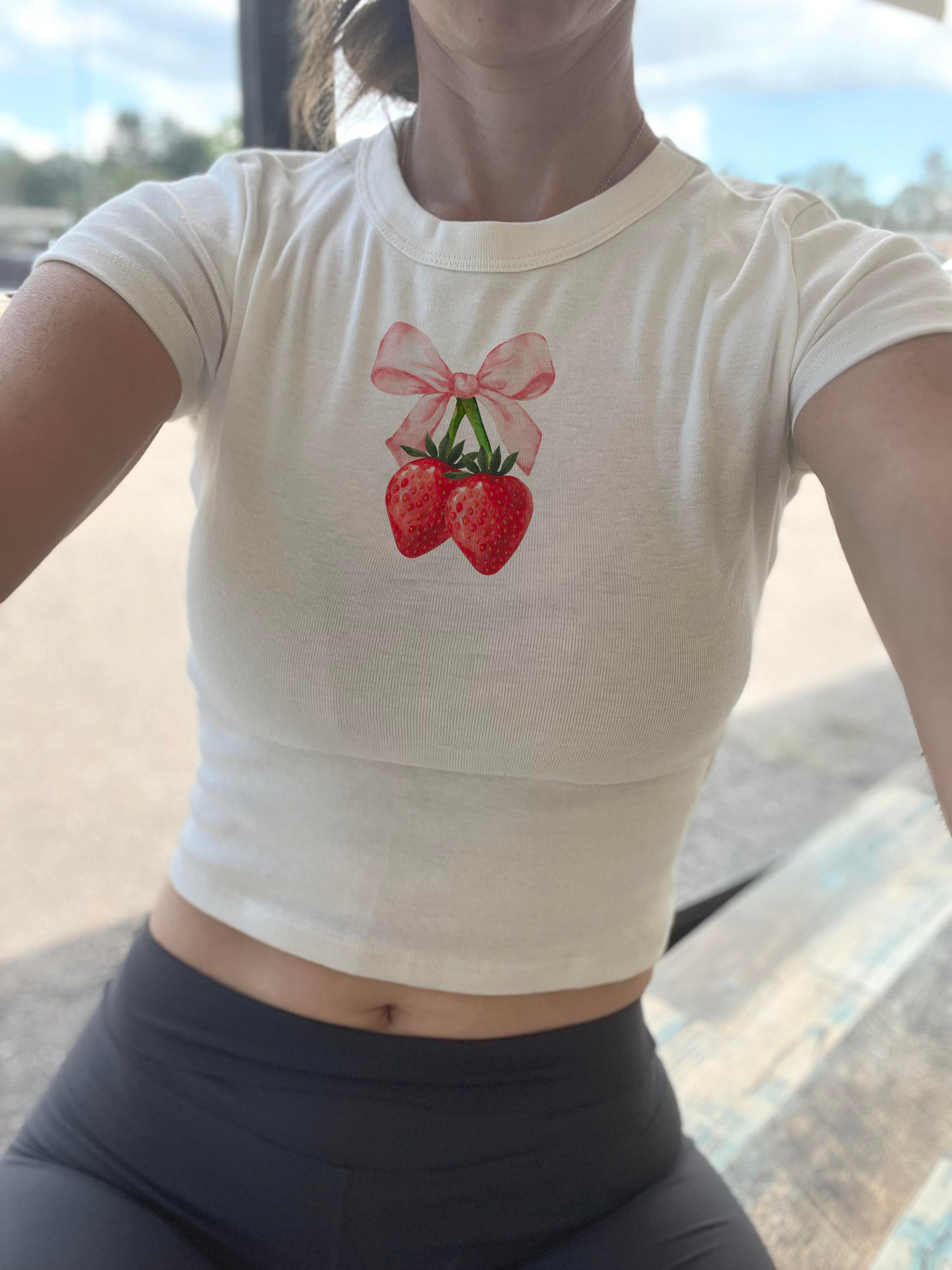 トップス TINYCOTTONS STRAWBERRIES TEE 2y Strawberry Coquette Baby Tee, Berries Bow Crop, Strawberries