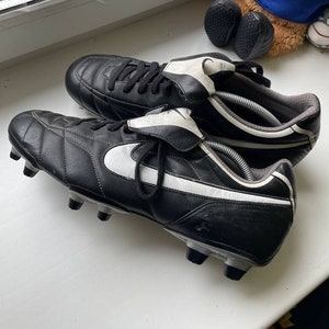 Old soccer cleats for sale clearance