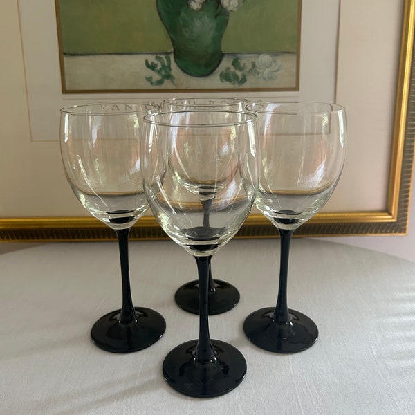 Set of 4 vintage black stem wine glasses, Luminarc made in France, gothic wine goblets, gift for goth couples Halloween lovers