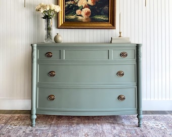 SOLD! Dresser Vintage Bedroom Dresser Refinished Modern Farmhouse Dresser Chest of Drawers Entryway Hepplewhite Dresser Nursery Chest