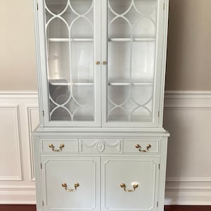 SOLD! Vintage Antique Mahogany Hutch Refurbished Traditional Furniture Duncan Phyfe Style 36&quot; Pediment China Cabinet Hutch Bookcase