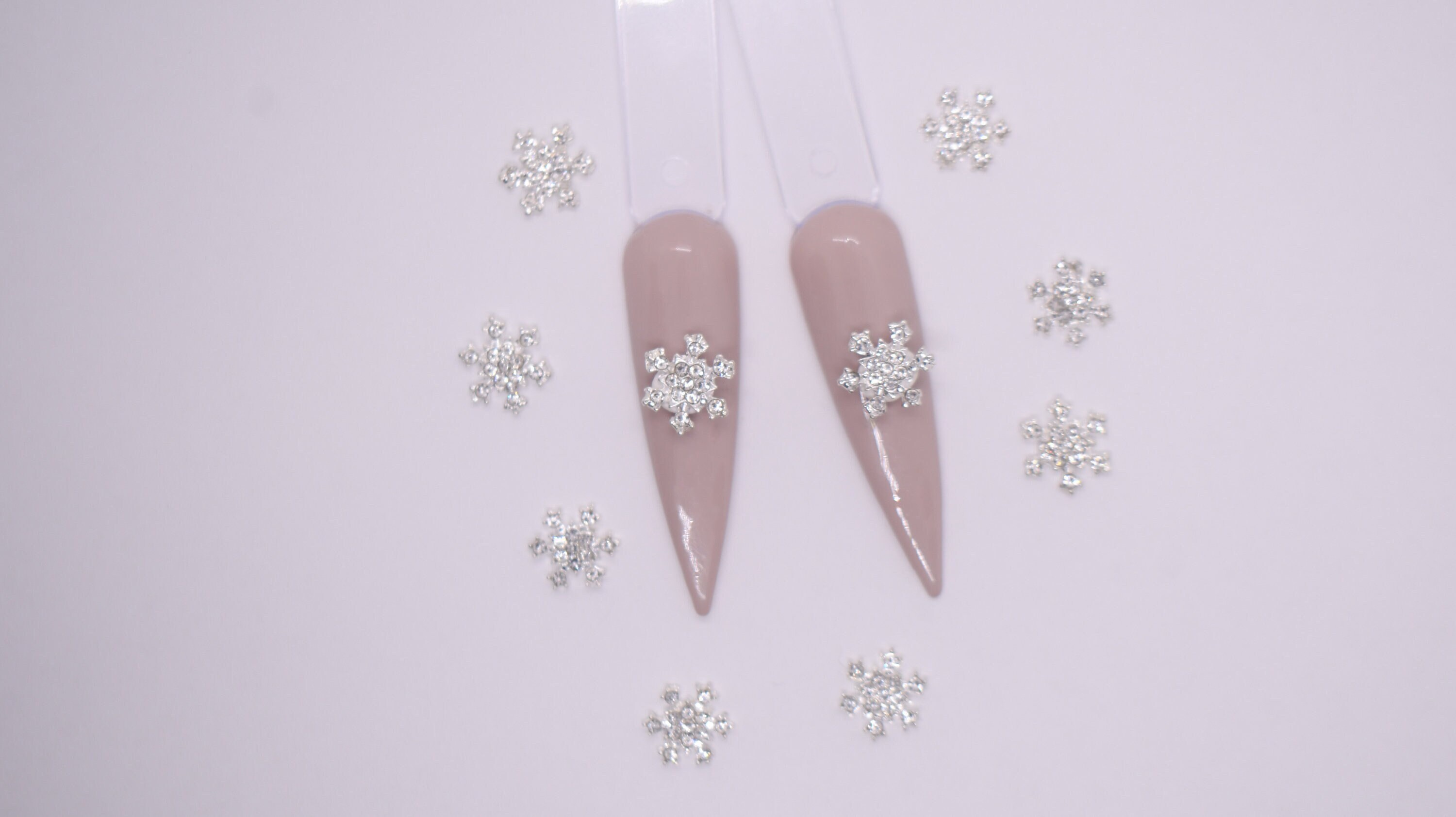 Nail jewels-Snowflake – Jinan Fingertip East show International Trade Co.,  LTD