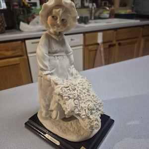 Vintage Giuseppe Armani 1986 Figur Mädchen mit Blumenwagen Capodimonte