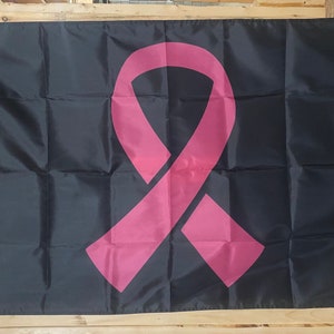 Bandera de concientización sobre el cáncer de mama GRATIS USA SHIP Pink Cancer Sucks Find The Cure Fight Chemo Radiation Survivor Freedom 3x5' Sign Poster Single