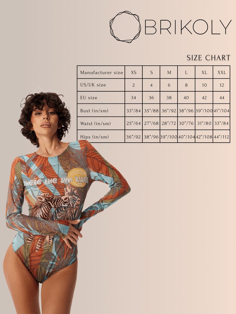 Puede incluir: Tabla de tallas para una camisa de manga larga con estampado de cebra y jungla colorido. La tabla muestra las medidas en pulgadas y cent&iacute;metros para las tallas XS a XXL.