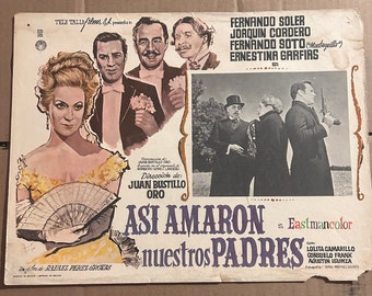Może przedstawiać: Stary plakat filmowy do filmu "Asi Amaron Nuestros Padres" w języku hiszpańskim. Plakat przedstawia obsadę aktorów, w tym Fernando Solera, Joaquína Cordero, Fernando Soto i Ernestinę Garfias. Plakat jest kolorowy i przedstawia scenę z filmu z grupą ludzi stojących na polu.