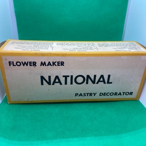 Vintage Pastry Decorator in Box! Very cool, from the 1940s