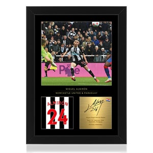 Regalo enmarcado de Miguel Almiron con firma digital reproducida