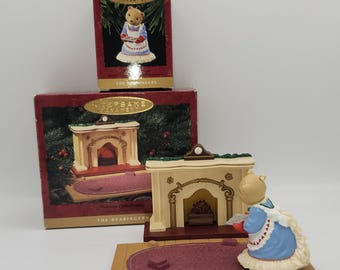Vintage 1993 Hallmark Keepsake The Bearingers Flickering Light Fireplace & Mama Bearinger Ornaments