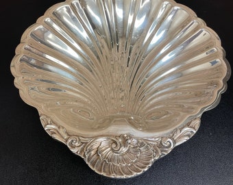 Vintage Silver Plated Clam Shell Tray with 4 Snail Feet Scalloped Shell Dish 11 Inch Coastal Beach House Mermaid Decor