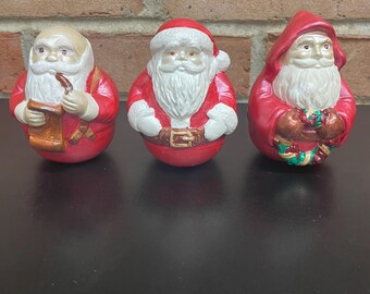 Juego vintage de 3 figuras de Papá Noel de cerámica pintadas a mano, decoración navideña retro para estante, figura pequeña de Papá Noel regordete para estante, decoración navideña