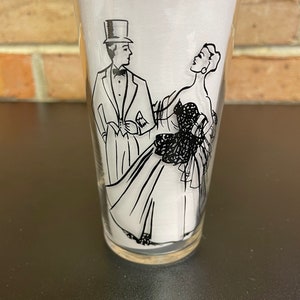 楽しくてファンシーな女性と紳士のドリンクバーグラス カクテルメニュー付き連邦グラス キッチュなバーウェア ウェディンググラス デートナイトカクテルグラス