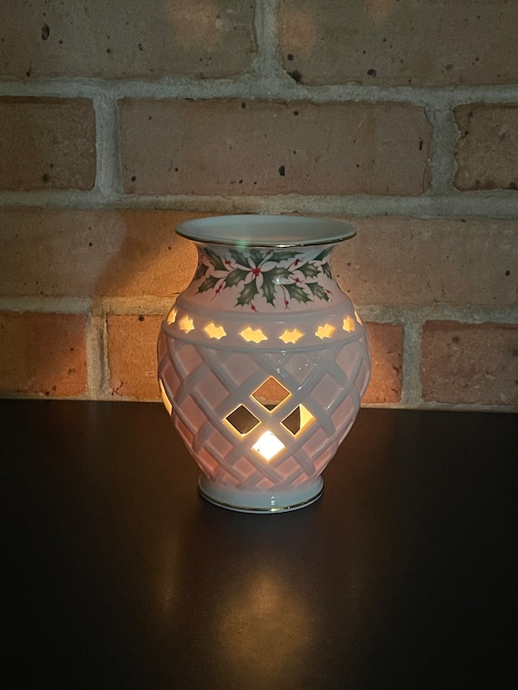 Vintage Lenox Fragrance Warmer Dimension Collection Lenox Tea Light Tart Warmer Candle Lamp Fairy Light Lamp Holly and Berry Pattern