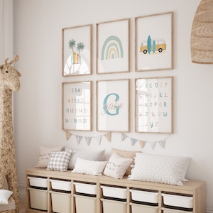 Arte de la pared de la tabla de surf, decoración del vivero de surf, cartel de surf, signo del nombre del vivero, nombre de la letra personalizada, vivero temático del océano, vivero del niño pequeño