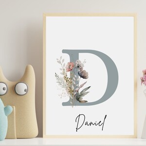 Signo del nombre del bebé, signo del nombre del recién nacido, signo de la cuna, impresión personalizada de flores silvestres, letras del nombre floral, nombre de la letra personalizada, signo del nombre de la guardería