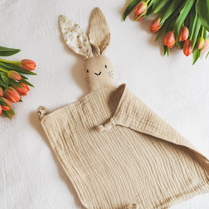 Personalisierbares Baby Musselin Schnuffeltuch Hase mit Sternenohr als Geschenk Muttertag Feiertag Newborn Babyshower Freundin Schmusi Beige