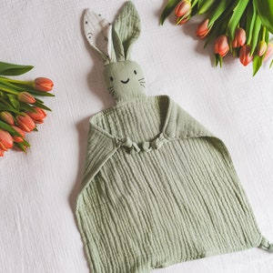 Personalisierbares Baby Musselin Schnuffeltuch Hase mit Sternenohr als Geschenk Muttertag Feiertag Newborn Babyshower Freundin Schmusi Grün