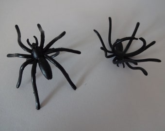 Black Spider Cupcake Rings - Plastic Spider Cupcake Toppers - Spider Rings - Spider Ring Party Favours - Black Spider Rings